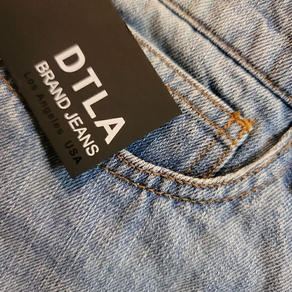 DTLA Cutoff Denim Shorts Size 28 NWT - Picture 3 of 5